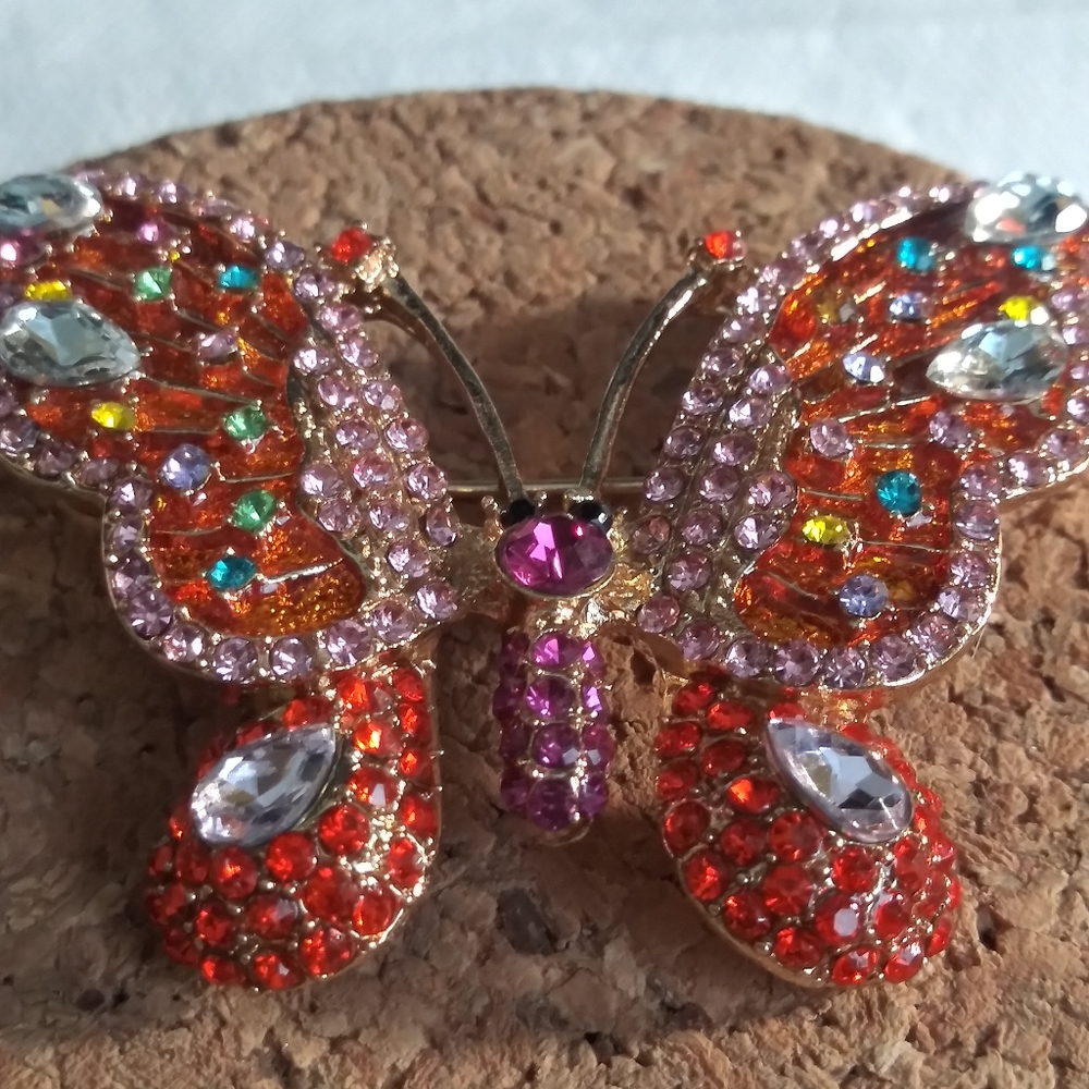 🦋Betsey Johnson Rhinestone Butterfly Brooch - Picture 3 of 6